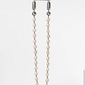 OSSA NEW YORK Shoulder Length Pearl Chain